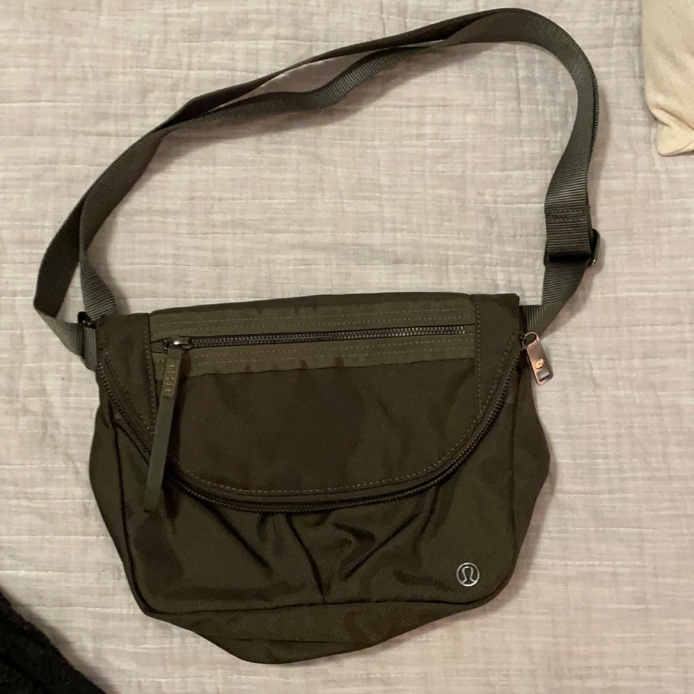 Lululemon Festival Bag- olive green